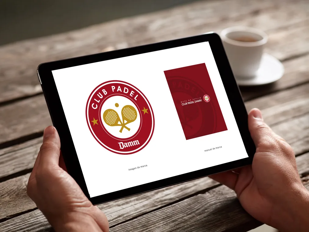 Proyecto de branding de Club Pádel Damm por Blackstone